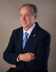 Dr. Emilio Martínez-Almoyna Rullán